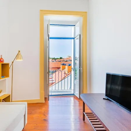 Bombarda 21 View @ Retro Apartamento *